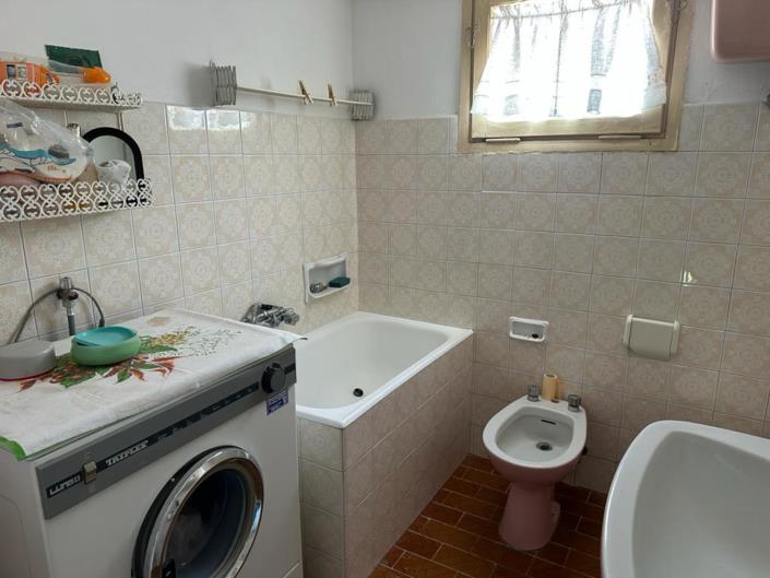 Image No.14-2 Bed House for sale