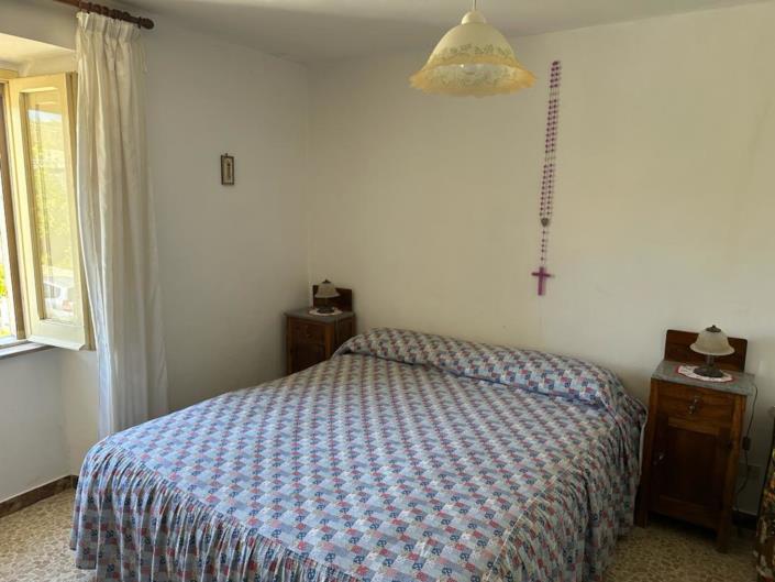 Image No.9-2 Bed House for sale