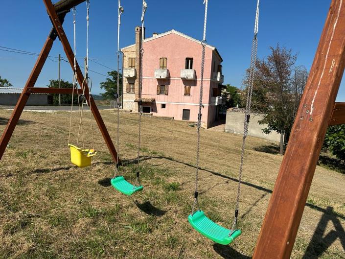 Image No.3-4 Bed Property for sale