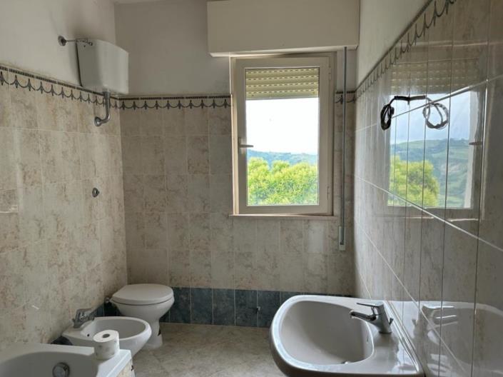 Image No.27-2 Bed Villa / Detached for sale