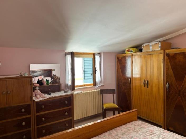 Image No.16-3 Bed House for sale