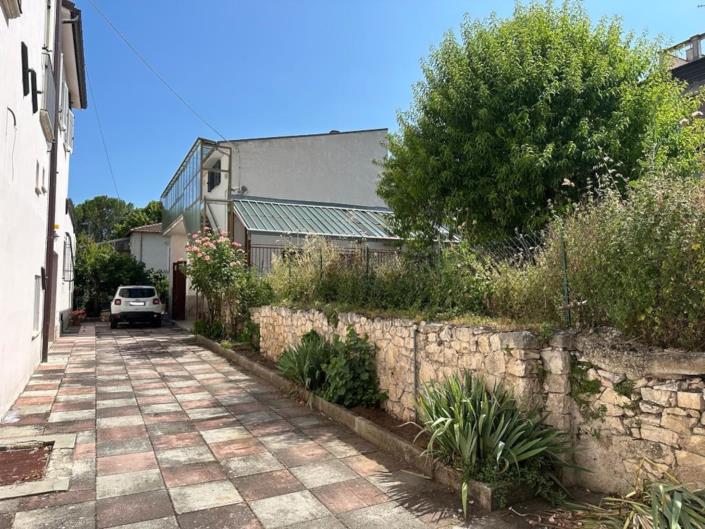 Image No.4-3 Bed House for sale