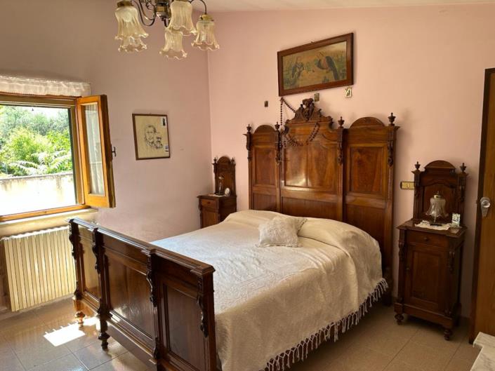 Image No.14-3 Bed House for sale