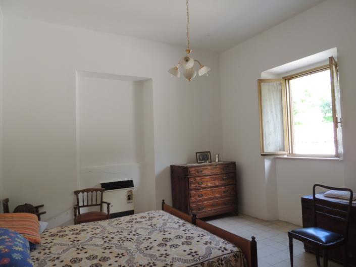 Image No.11-Propriété de pays de 3 chambres à vendre à San Valentino in A.C.