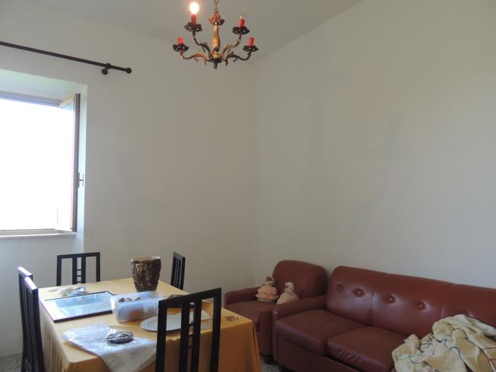 Image No.5-Propriété de pays de 3 chambres à vendre à San Valentino in A.C.