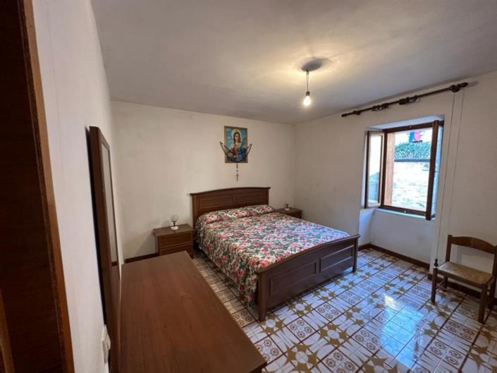 Image No.17-2 Bed House for sale