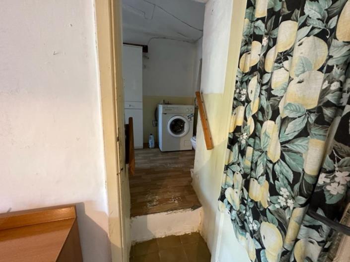 Image No.21-2 Bed House for sale