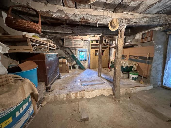 Image No.25-2 Bed House for sale