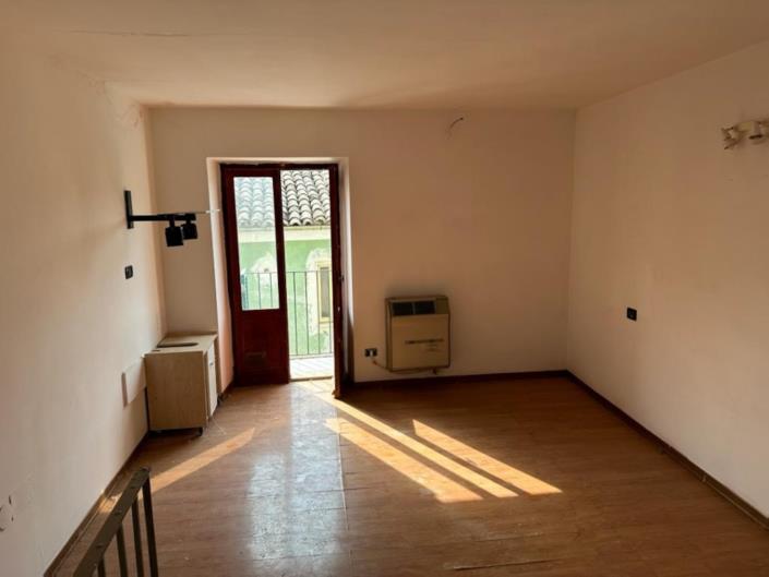 Image No.11-1 Bed House for sale