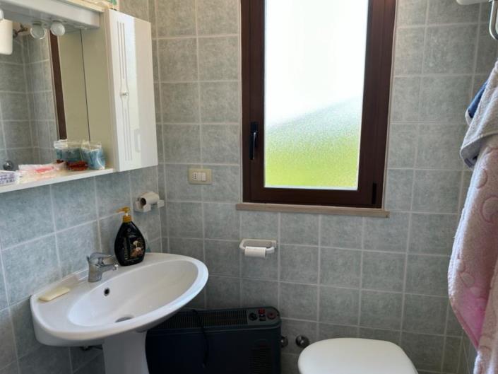 Image No.21-4 Bed House for sale