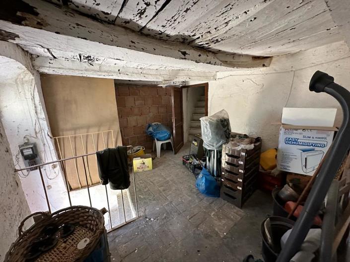 Image No.20-2 Bed House for sale