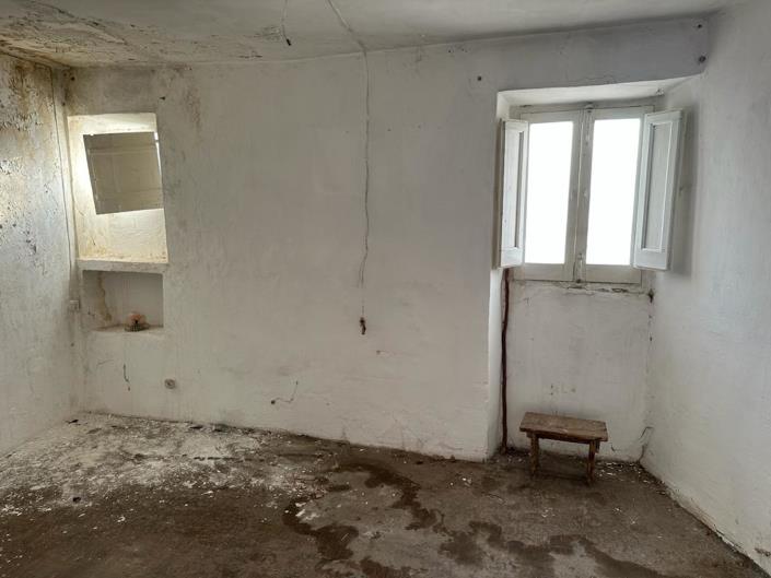 Image No.13-2 Bed House for sale