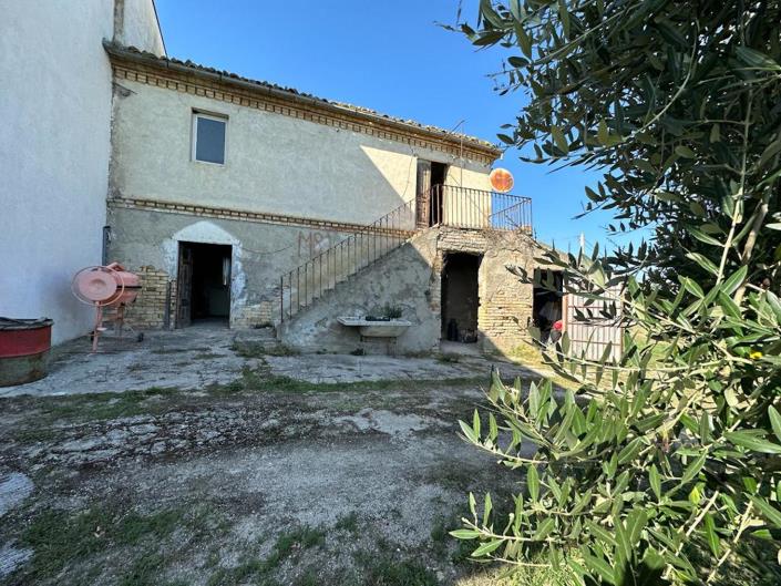 Image No.3-Maison de campagne de 3 chambres à vendre à Montefino