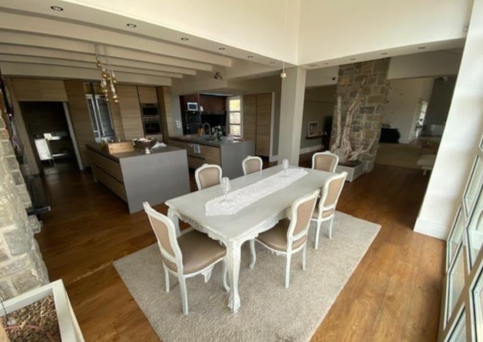 Image No.10-8 Bed Villa / Detached for sale