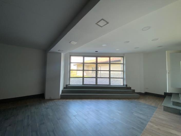 Image No.30-8 Bed Villa / Detached for sale