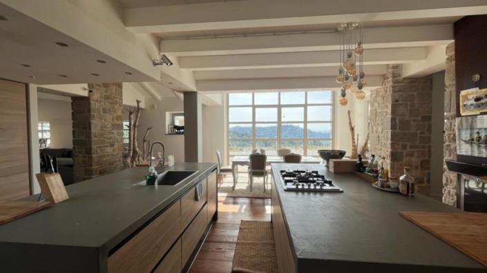 Image No.6-8 Bed Villa / Detached for sale