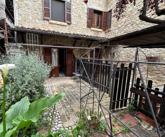 Image No.4-Maison de 4 chambres à vendre à Alanno