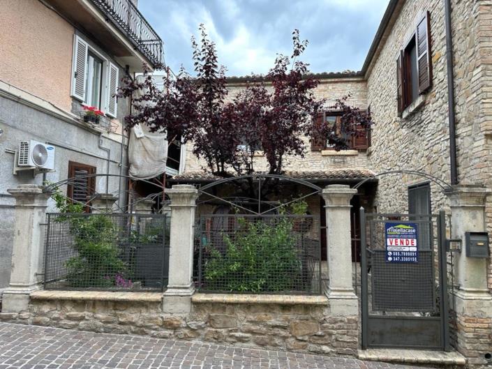 Image No.3-Maison de 4 chambres à vendre à Alanno