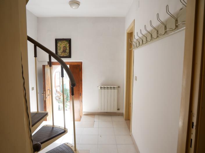 Image No.8-3 Bed House for sale