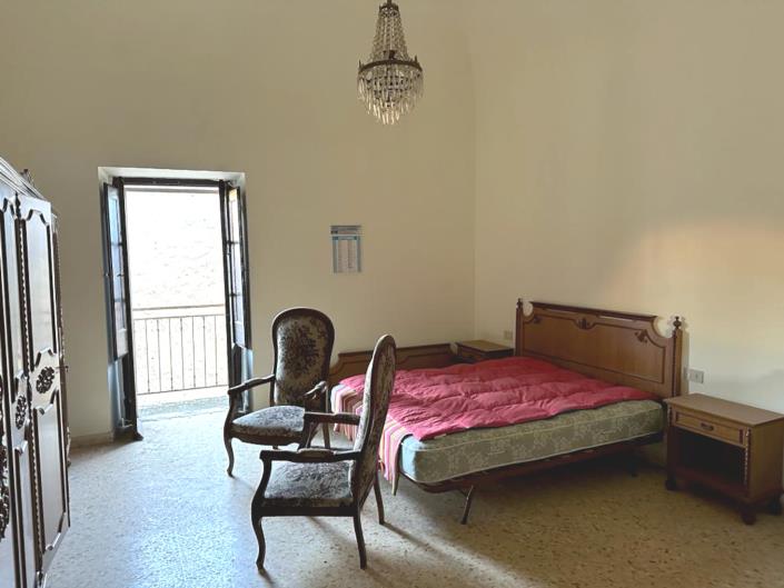 Image No.10-2 Bed House for sale