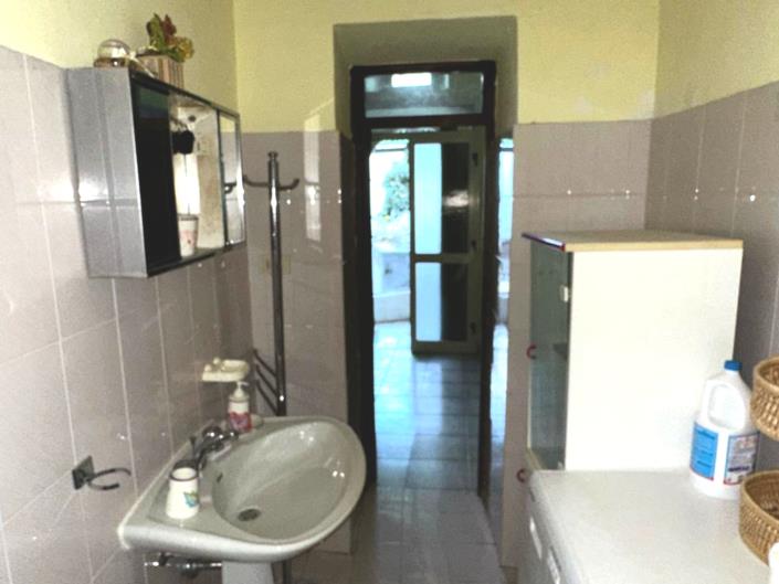 Image No.13-2 Bed House for sale