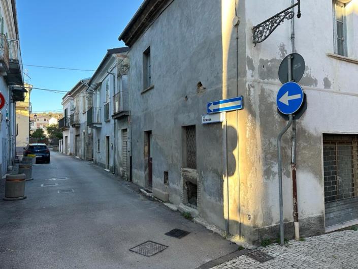 Image No.21-2 Bed House for sale