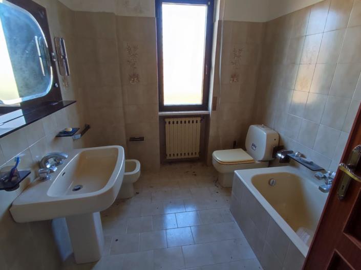 Image No.20-3 Bed Apartment for sale