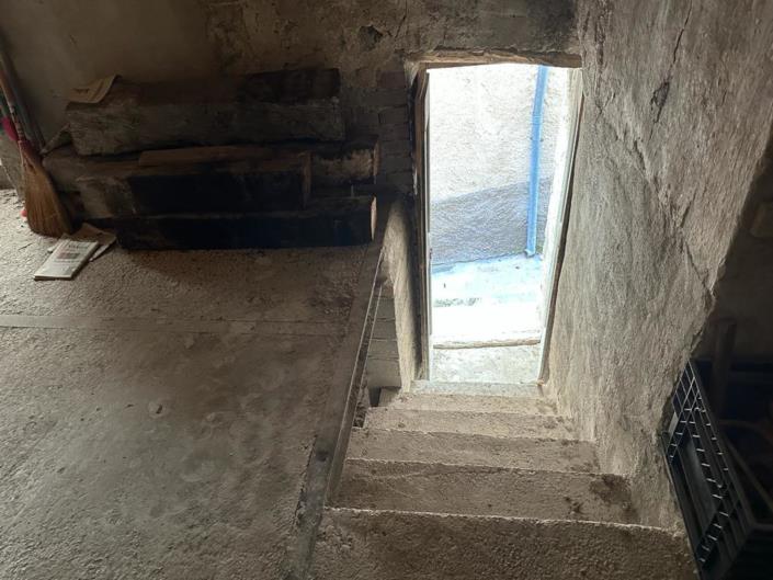 Image No.12-1 Bed House for sale