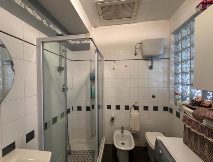 Image No.28-2 Bed Apartment for sale