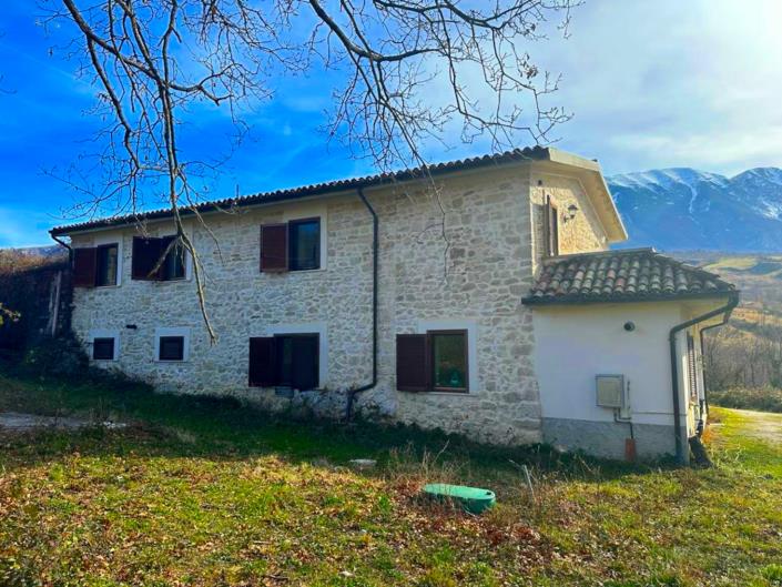 Image No.6-4 Bed Villa / Detached for sale