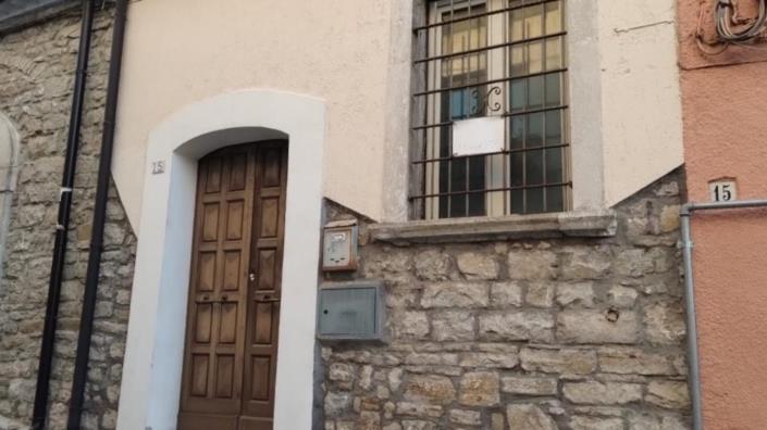 Image No.3-2 Bed Property for sale