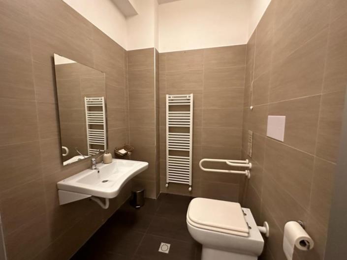 Image No.37-4 Bed Villa / Detached for sale