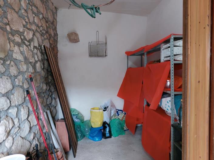 Image No.17-1 Bed House for sale