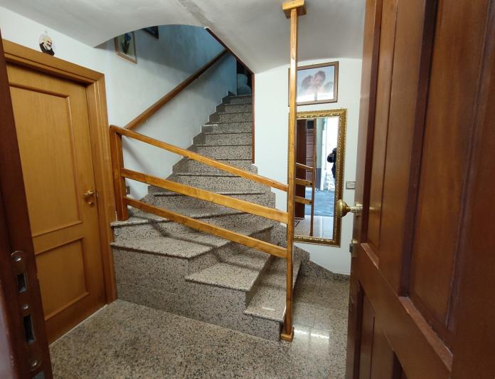 Image No.6-2 Bed House for sale