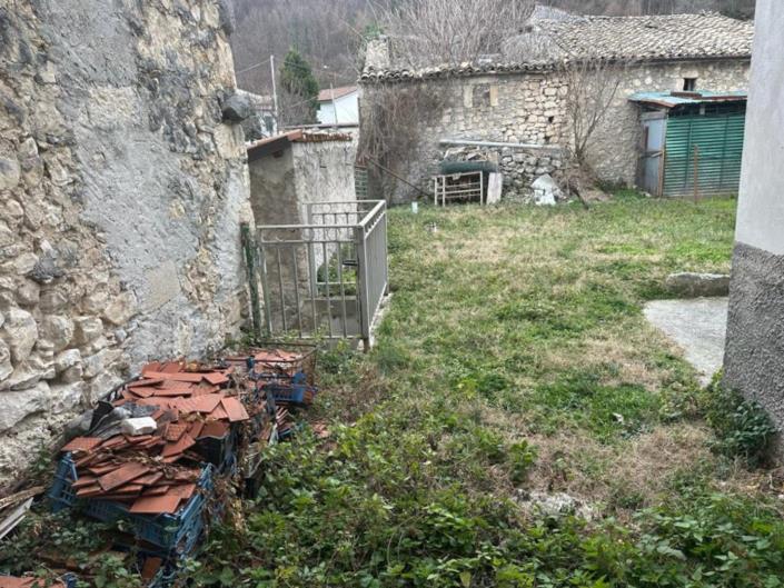 Image No.14-1 Bed House for sale