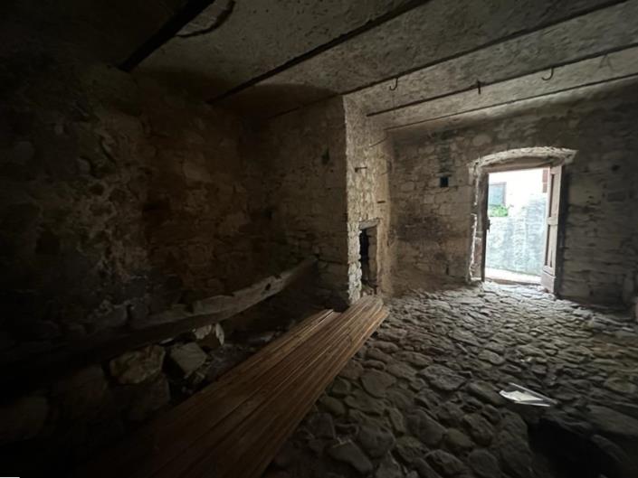 Image No.17-1 Bed House for sale