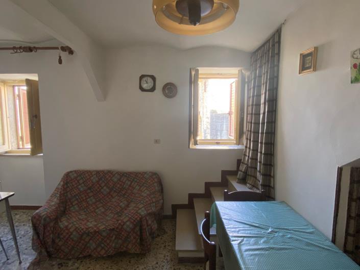 Image No.7-2 Bed House for sale