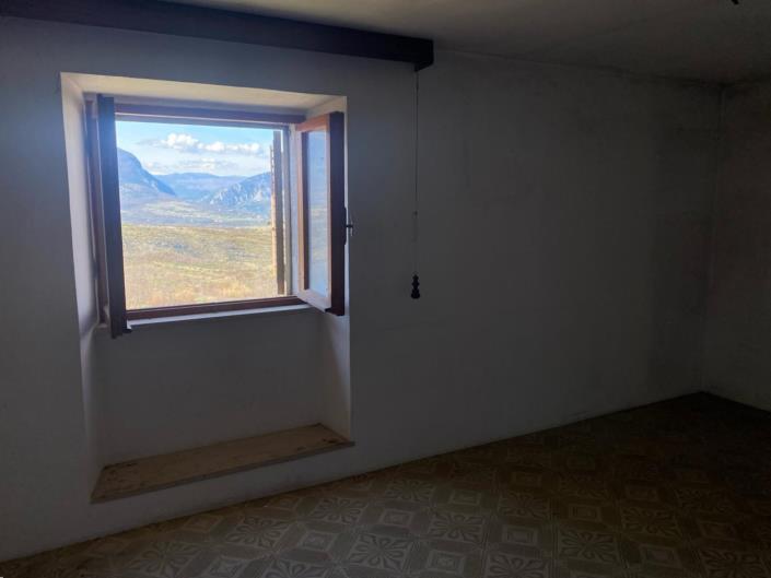 Image No.16-2 Bed House for sale