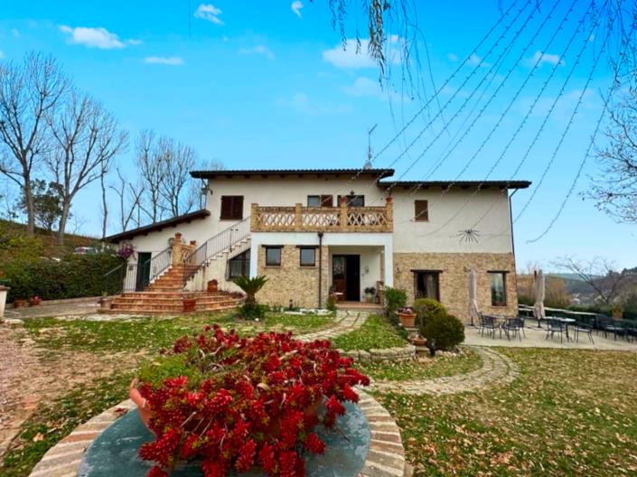 Image No.15-Ferme de 10 chambres à vendre à Teramo