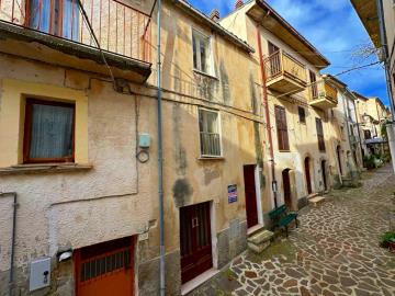 1 - Roccamorice, Townhouse