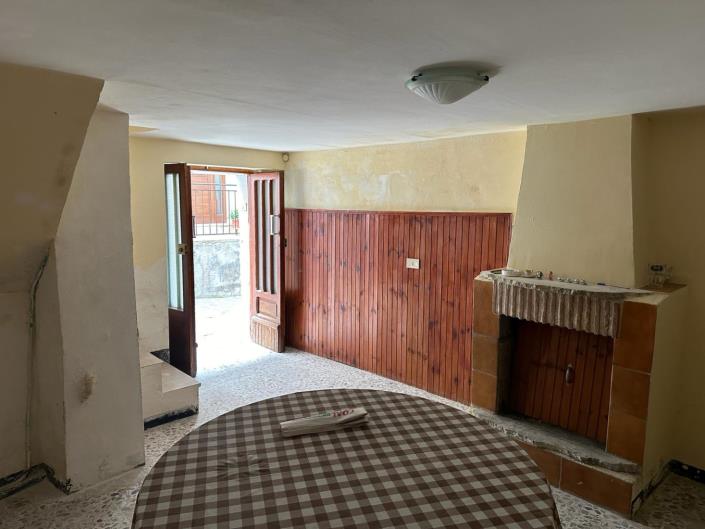 Image No.9-2 Bed Townhouse for sale