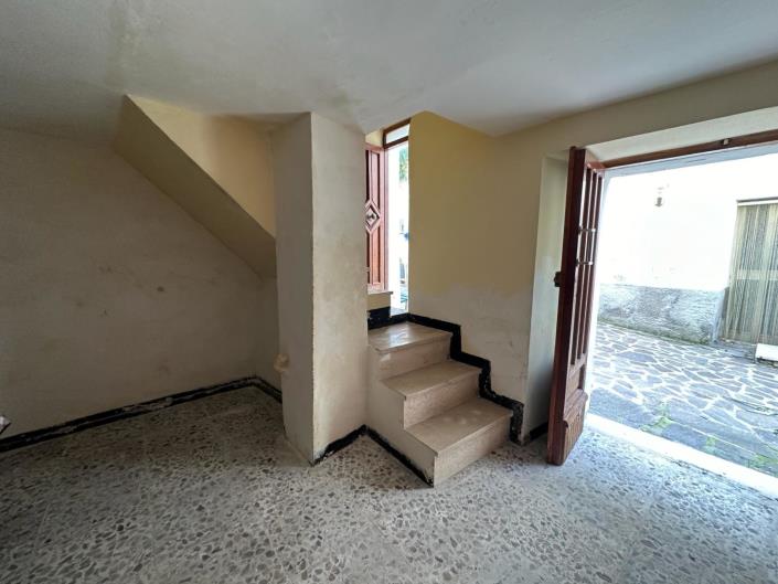 Image No.11-2 Bed Townhouse for sale