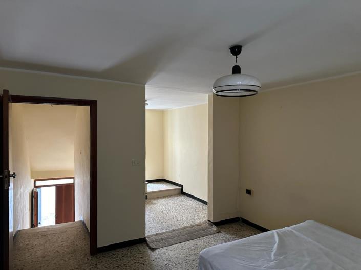 Image No.14-2 Bed Townhouse for sale