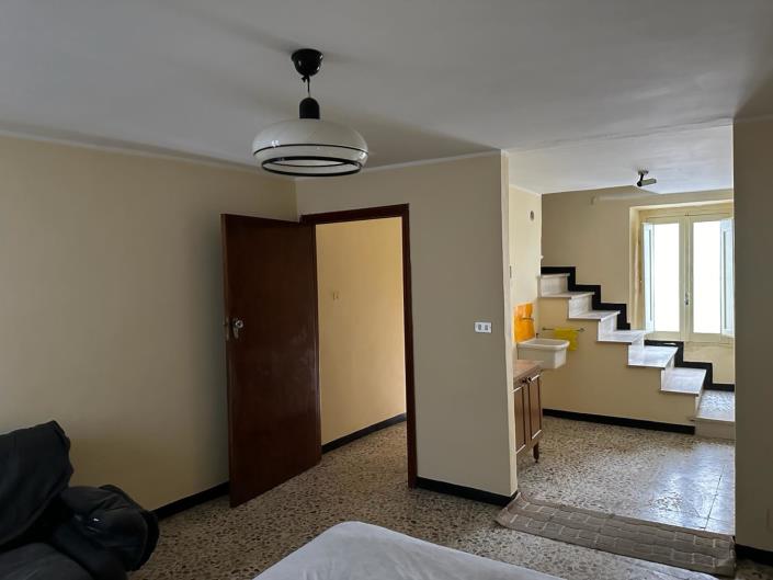 Image No.15-2 Bed Townhouse for sale