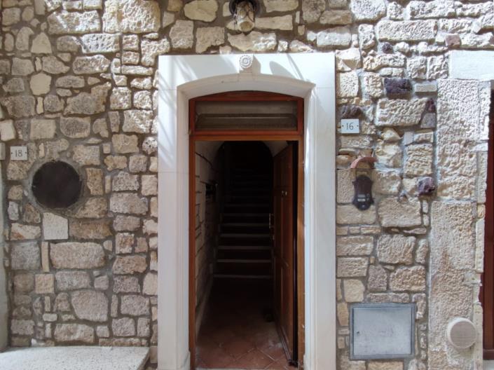 Image No.6-1 Bed Property for sale