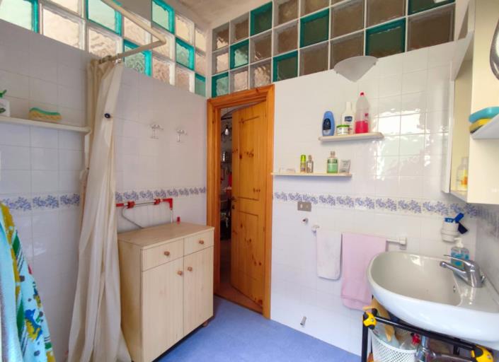 Image No.17-1 Bed Property for sale