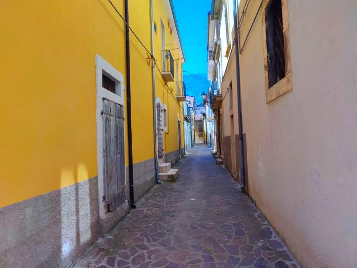 Image No.2-3 Bed Property for sale