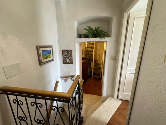 Image No.12-2 Bed Townhouse for sale