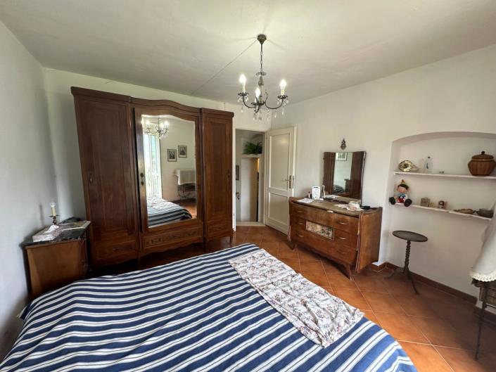 Image No.17-2 Bed Townhouse for sale