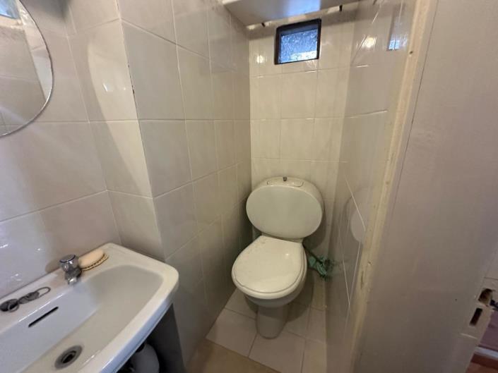 Image No.26-2 Bed Townhouse for sale